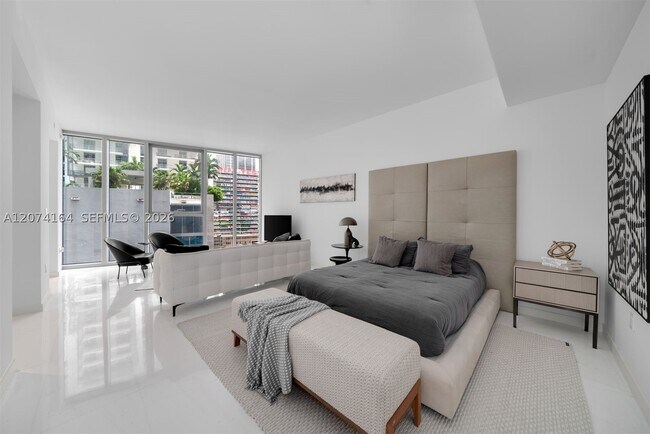 Building Photo - 300 S Biscayne Blvd