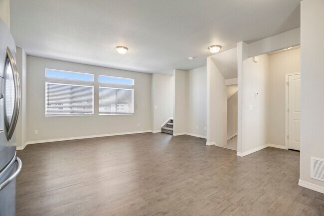 Building Photo - Modern 3bd Home Near Peterson AFB on Power...