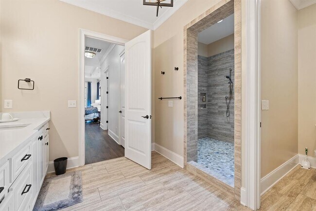 Building Photo - 1020 Bridle Bit Ln