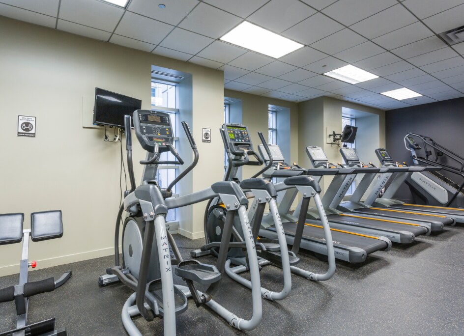 Building Gym - 700 Larrabee N St