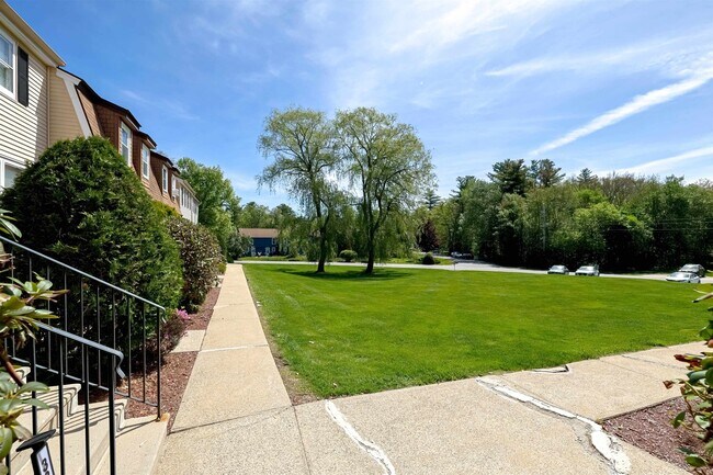 Building Photo - 38 Stonegate Ln