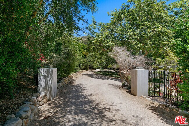Building Photo - 6314 Sycamore Meadows Dr