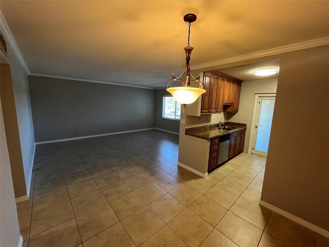 Building Photo - 2020 NE 56th St