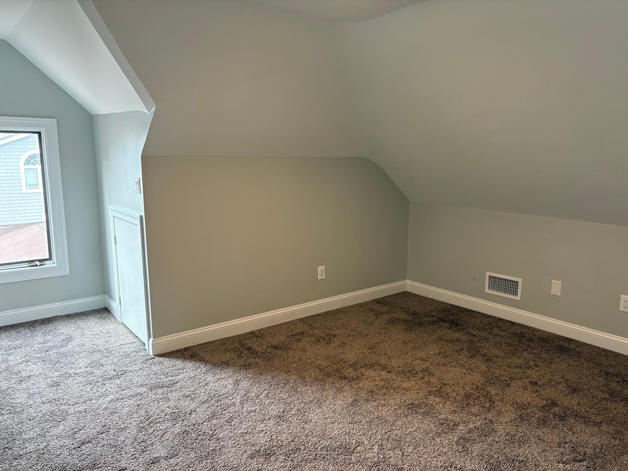 Building Photo - 321 Tontine Ave