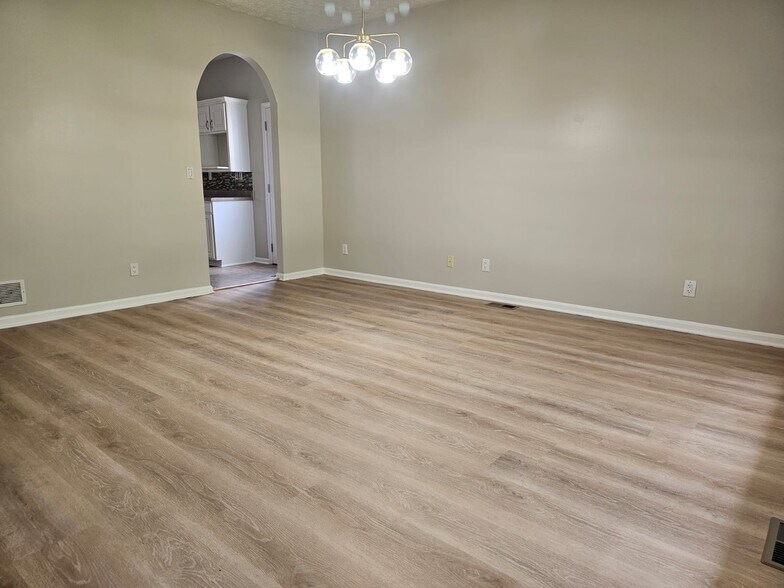 Building Photo - 5001 Max Ridge Ct