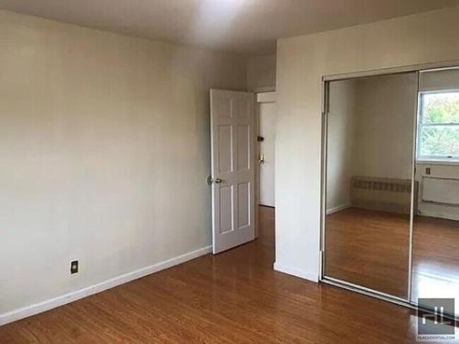 Building Photo - 164 STREET