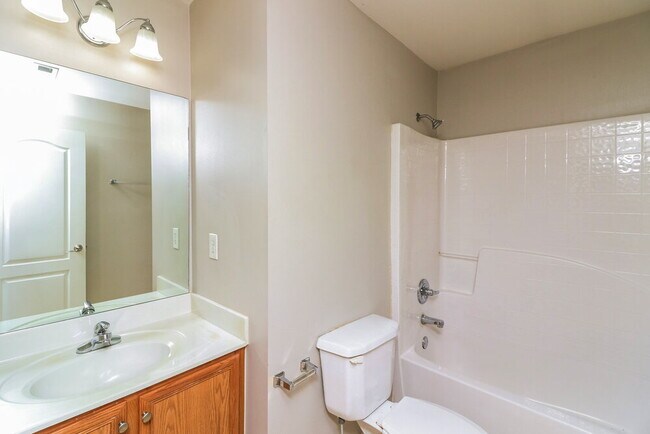 Building Photo - 2001 Creek Pointe Way