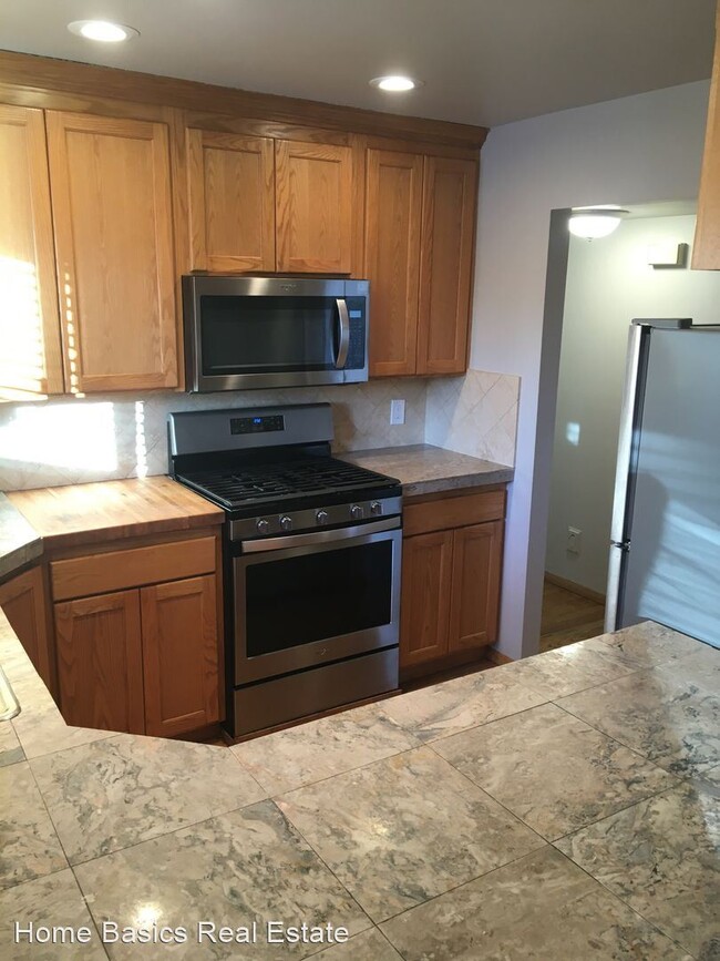 Building Photo - 4 br, 2.5 bath House - 3212 Shadowbrook Dr