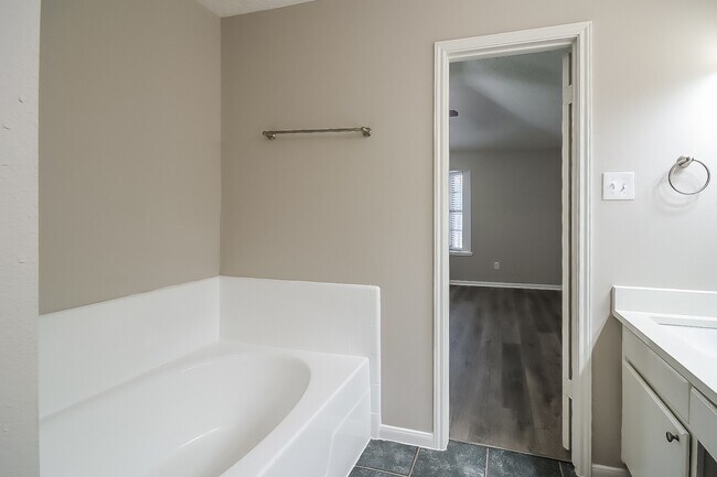 Building Photo - 28710 Sedgefield St