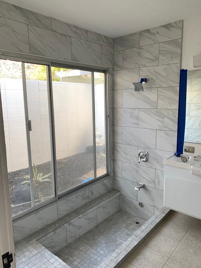 master shower - 835 N Rose Ave