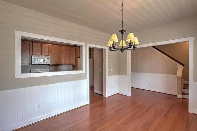 Building Photo - 348 Marquette Ct