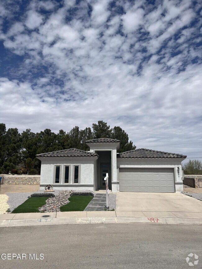 Building Photo - 497 Plateau Dr