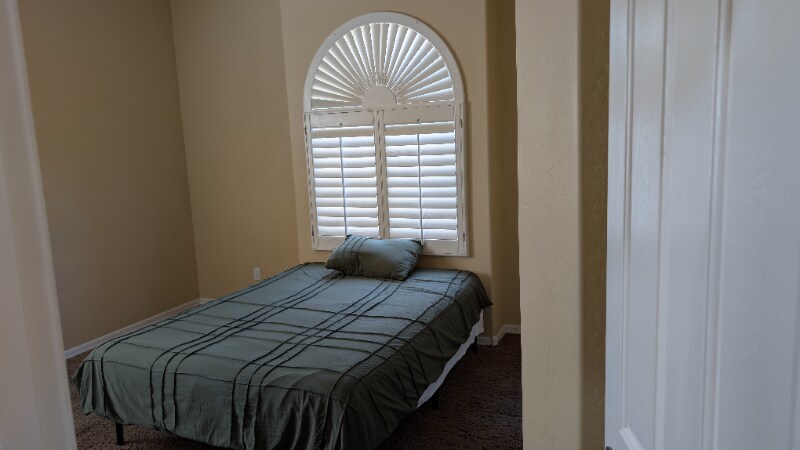 Building Photo - 1732 W Aloe Vera Dr