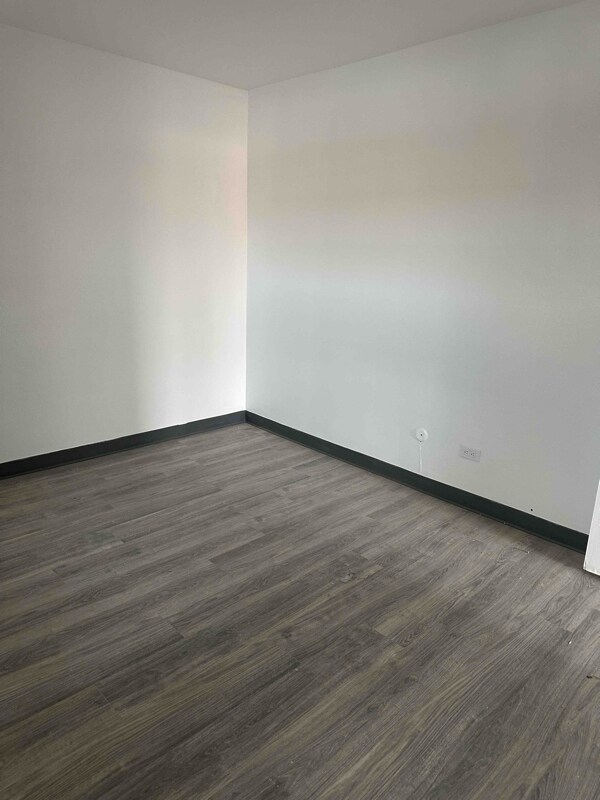 Building Photo - 1418 W Roosevelt Rd