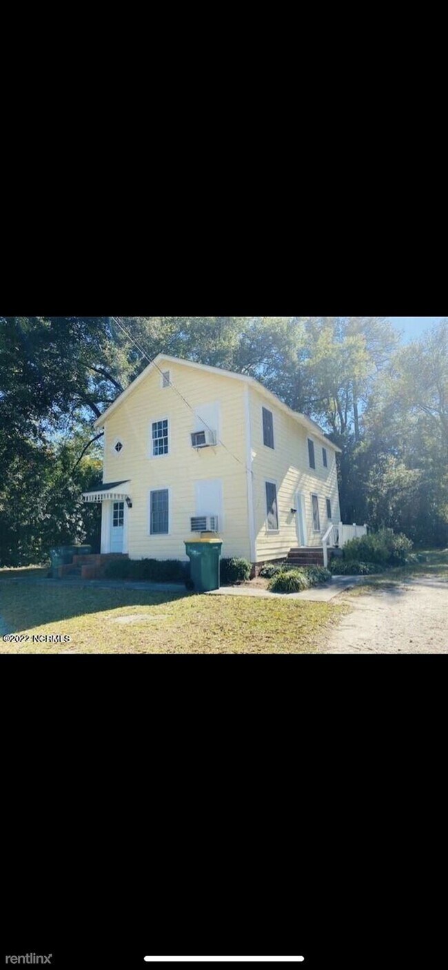Primary Photo - 1 br, 1 bath Duplex - 206 E Calhoun St
