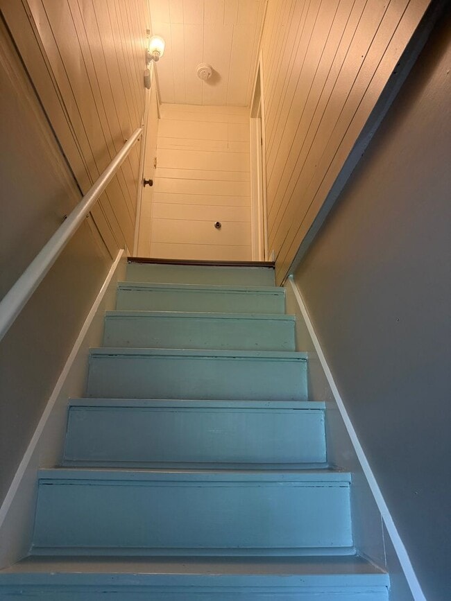 Building Photo - Adorable 4 Bed 1 bath Baldwinsville Cottage
