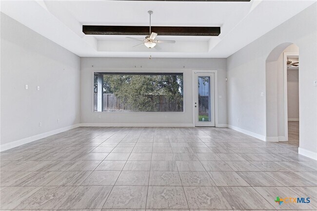 Building Photo - 620 Carriage House