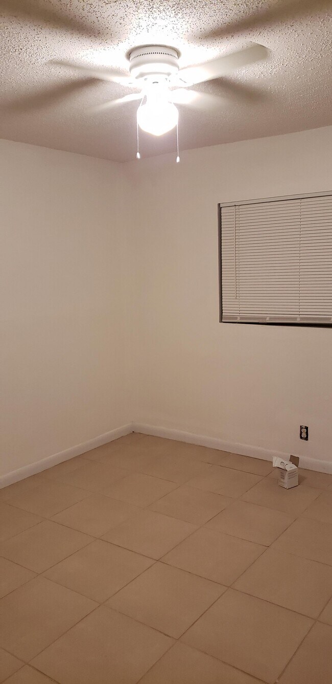 Building Photo - 5704 NW 28th St