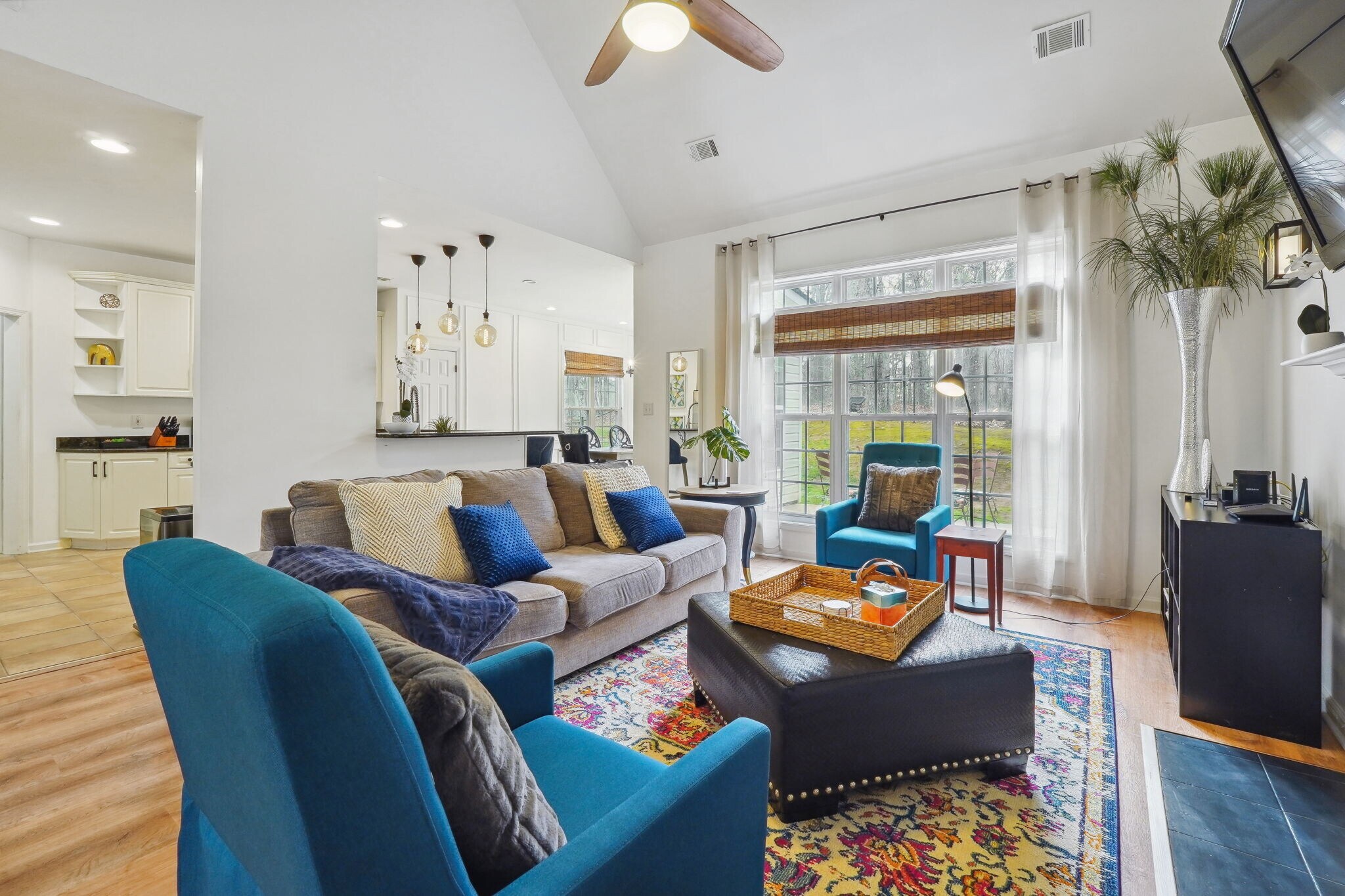 Building Photo - 135 Farr Lake Dr