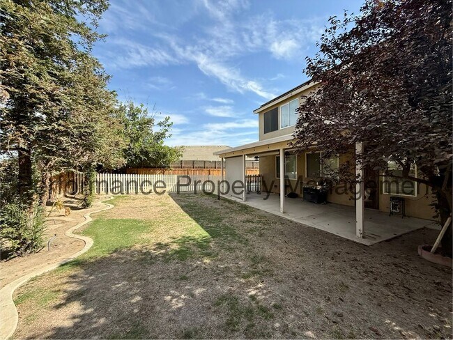 Building Photo - 6107 Shasta Daisy Way