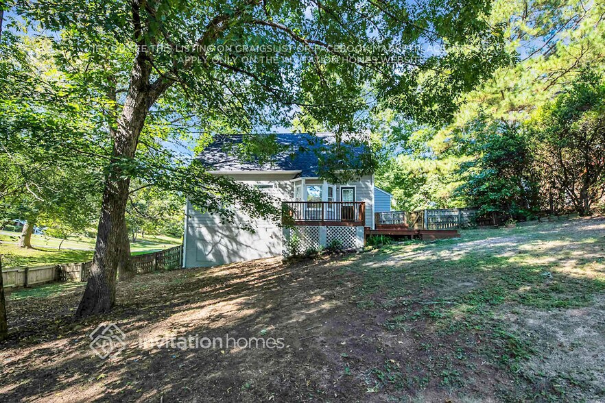 Building Photo - 908 Fairlong Rd