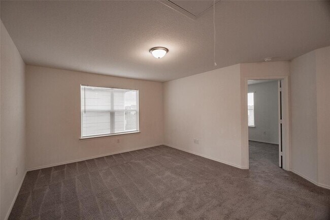 Building Photo - 6412 Carriage Pines Dr