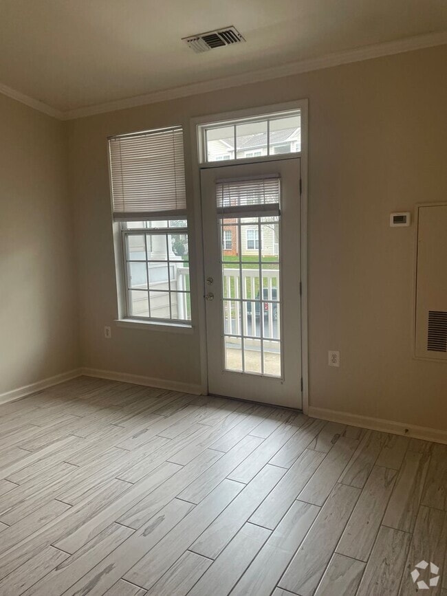 Building Photo - 1BR 1 B available 10/3/24- Carriage Hill