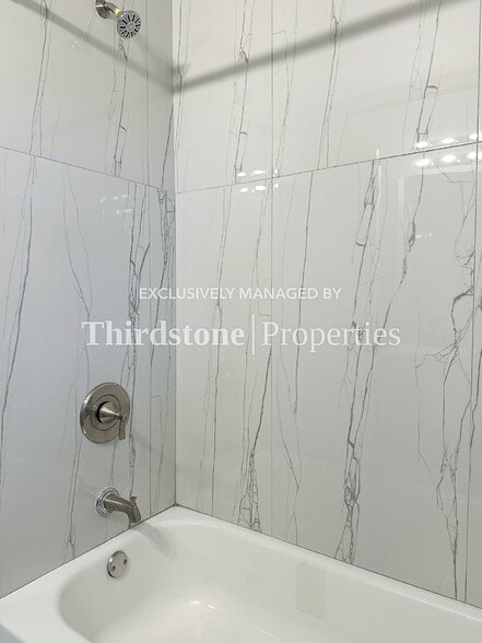 Building Photo - 3347 Phyllis St