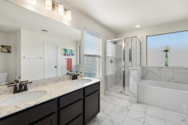 Building Photo - 205 Rocroi Dr