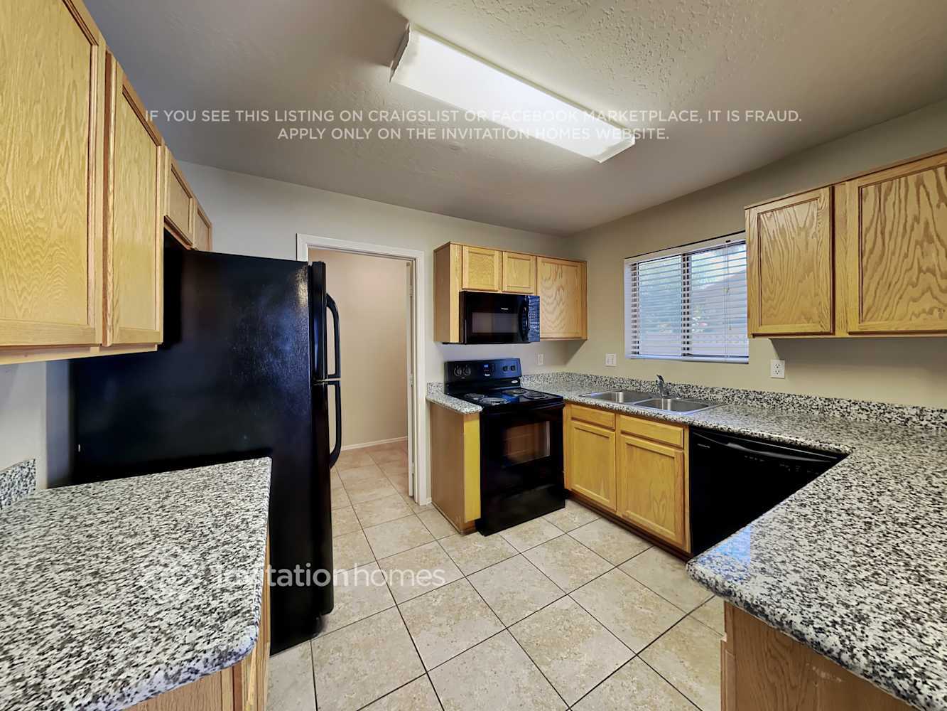 Building Photo - 8802 E University Dr