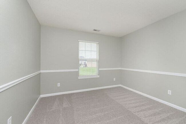 Building Photo - Newly Refurbished 3-Bedroom Ranch in Noblesville!