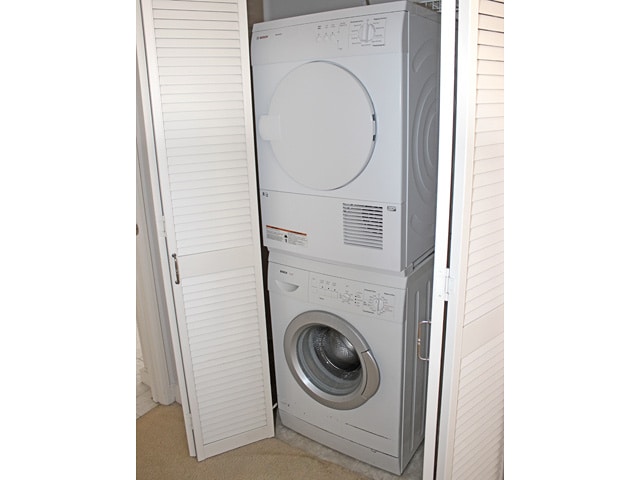 Building Photo - 343 Hobron Ln