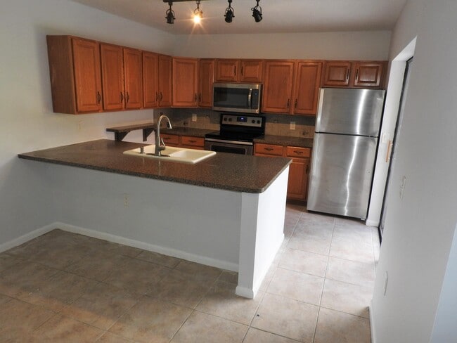 Building Photo - 246 Charter Way