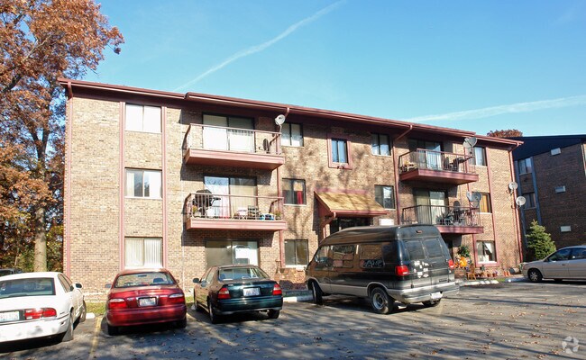 Building Photo - 8473 S Archer Ave