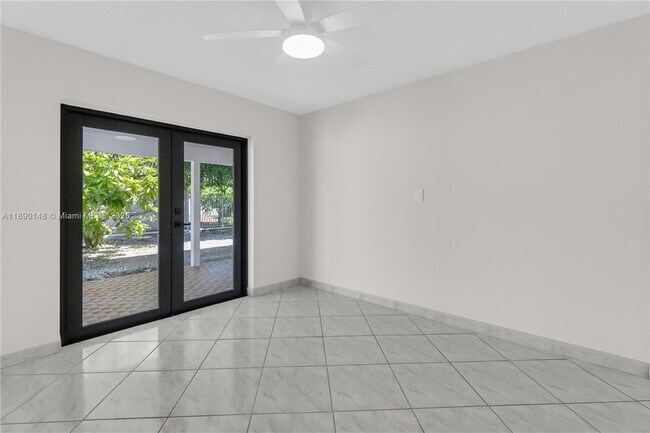 Building Photo - 631 SW 102nd Ave
