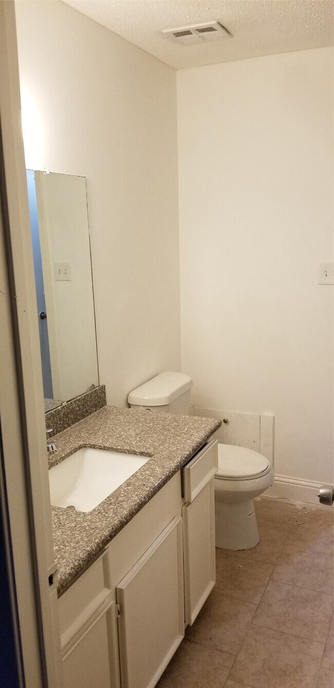 Building Photo - 9537 Braeburn Glen Blvd