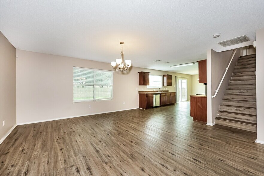 Building Photo - 317 Blairwood Dr