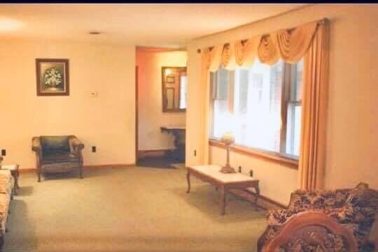 Building Photo - 122 Collins Ave