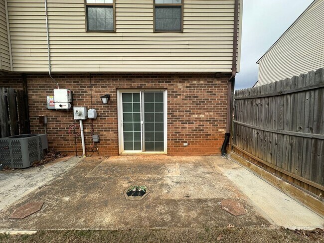 Building Photo - Lighthouse Townhome-Located in Campbell County