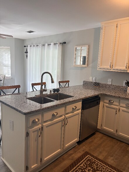 Building Photo - 128 Richmond Rd