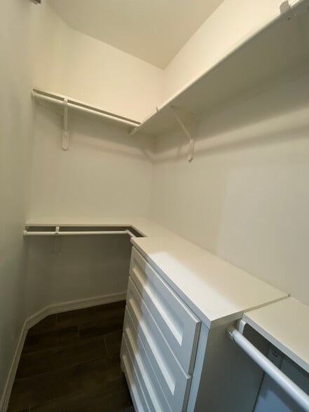 Building Photo - 2005 Harrison St