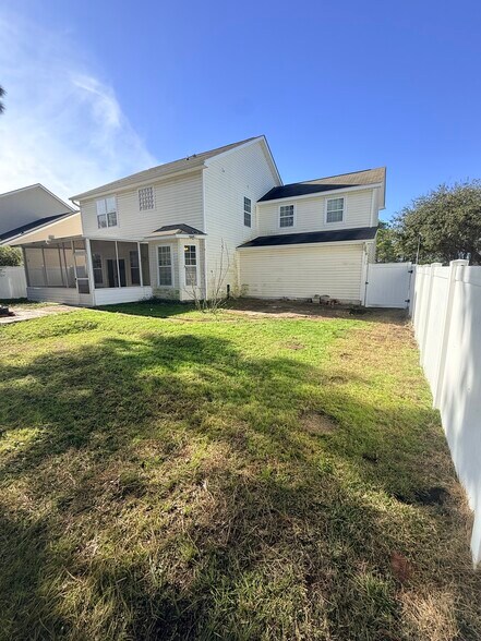 Building Photo - 834 Indianola Ct