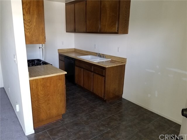 Building Photo - 6460 Mammoth Ave