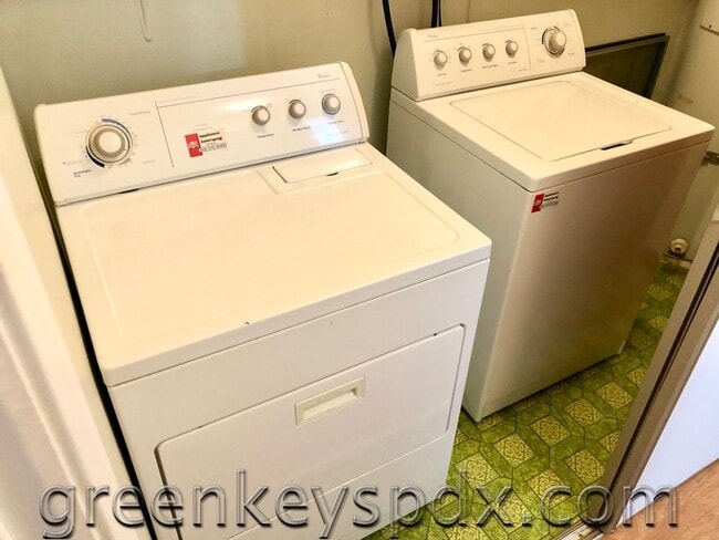 Building Photo - 3-Bedroom Unit on one level with a 1-car garage! Rent includes water-sewer and garbage!