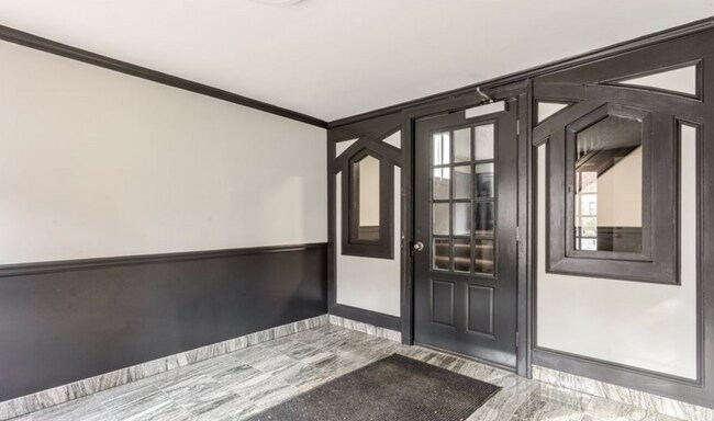 Building Photo - 1219 W Madison St