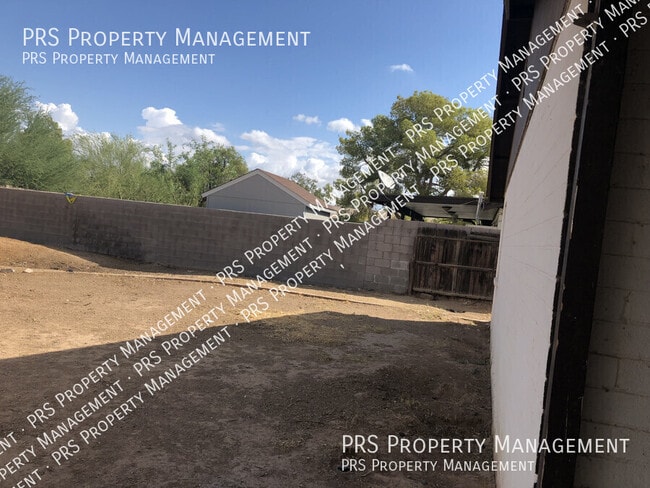 Building Photo - 26 E Duke Dr
