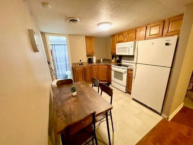 Building Photo - 2614 Maple Ave