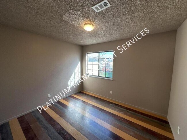 Building Photo - 37609 15th St E
