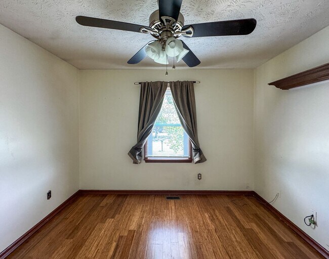 Building Photo - 6875 Baystone Rd