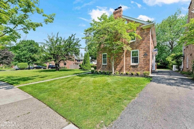 Building Photo - 276 Lewiston Rd